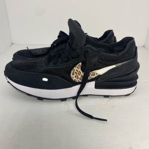 Stylish Black and Leopard Print Women's Sneakers